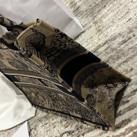 Christian Dior Tote bag - Picture 3 of 11